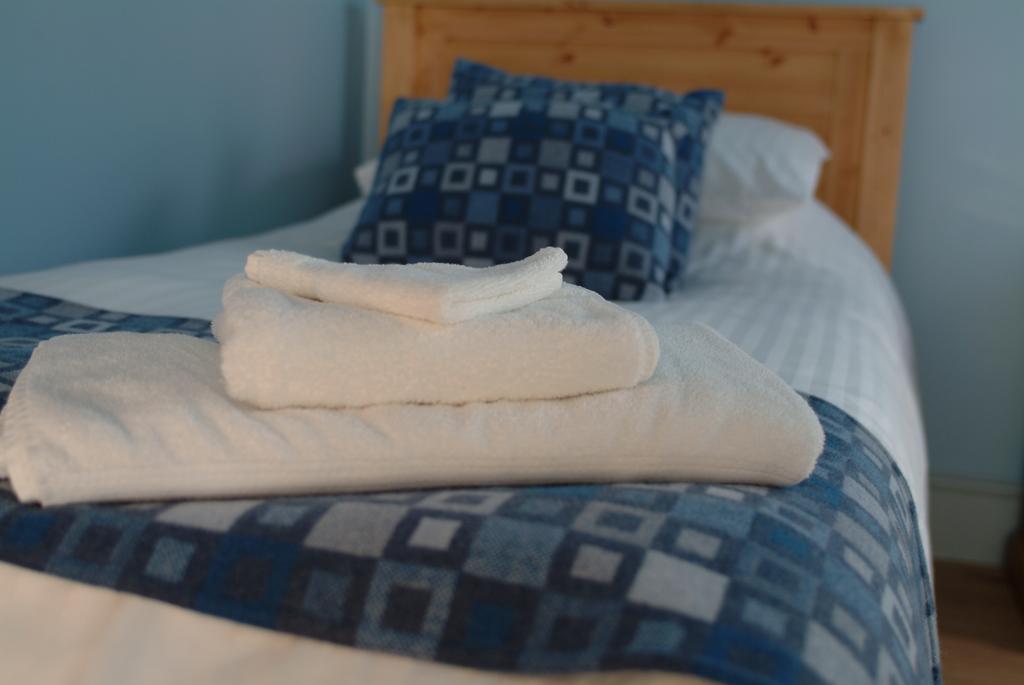 Bed and Breakfast Rhosygilwen Courtyard Cilgerran Номер фото
